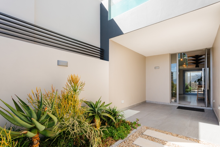 4 Bedroom Property for Sale in Kommetjie Western Cape